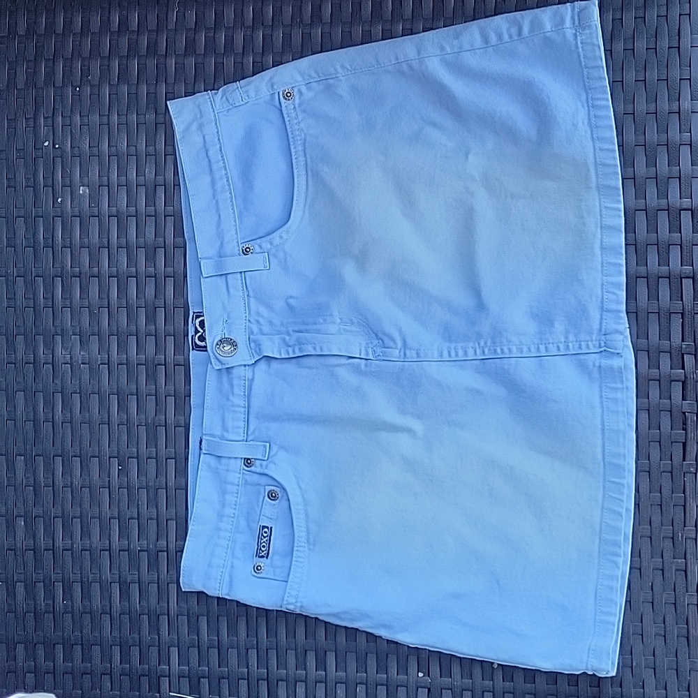 Vintage xoxo skirt. Has pockets.